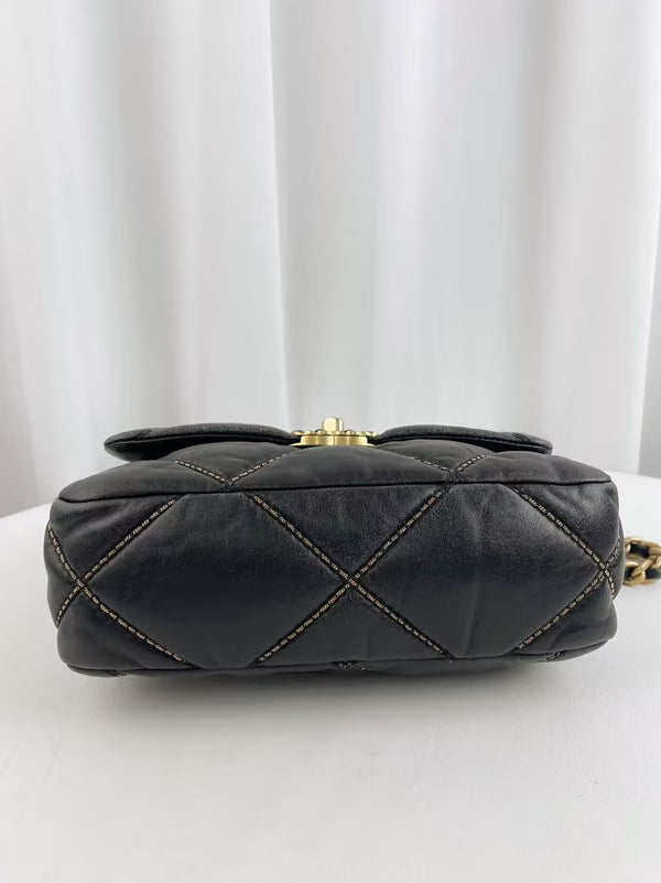CHANEL 19 Flap Bag Quilted Leather Small