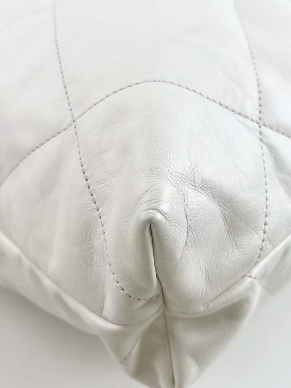 CHANEL 22 Chain Hobo Quilted Calfskin Medium