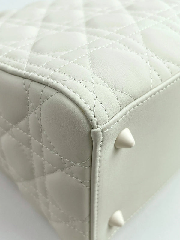 Ultra Matte Lady Dior Bag Cannage Quilt Calfskin Medium