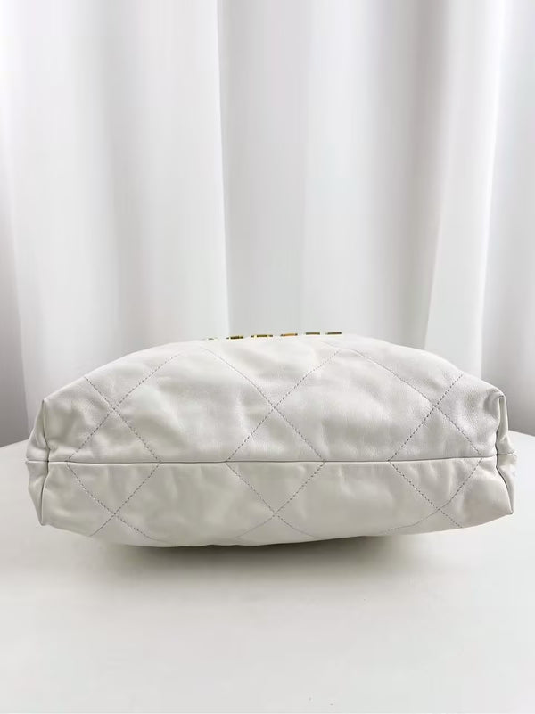 CHANEL 22 Chain Hobo Quilted Calfskin Medium