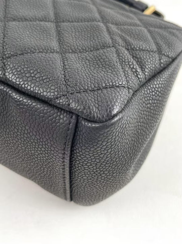 CHANEL Classic Single Flap Quilted Caviar Medium