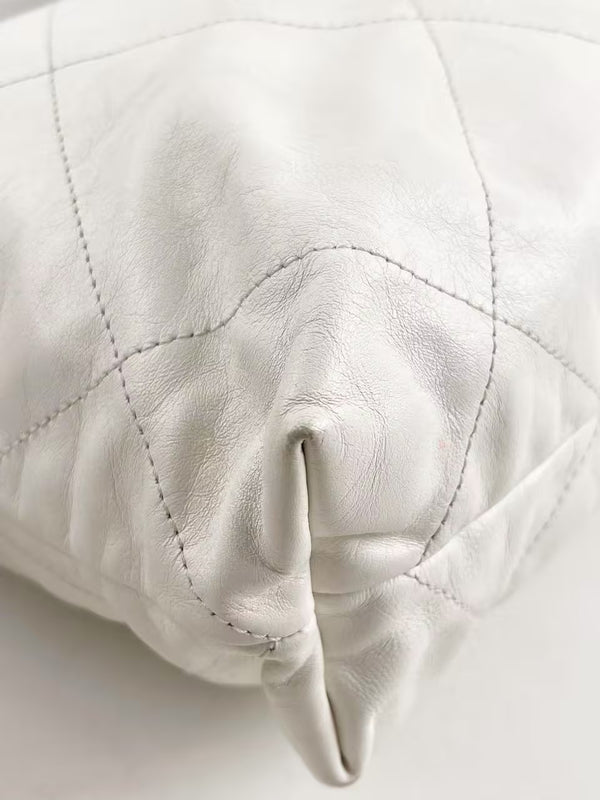 CHANEL 22 Chain Hobo Quilted Calfskin Medium