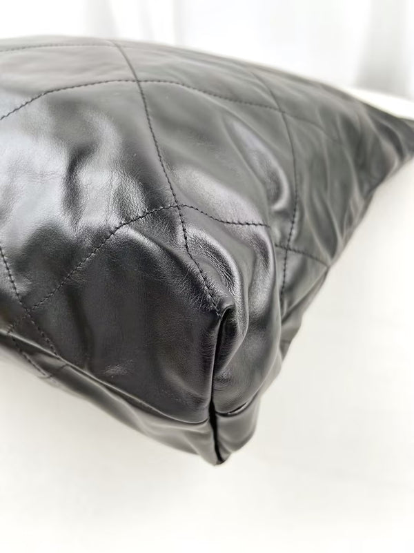 CHANEL 22 Chain Hobe Quilted Calfskin Large