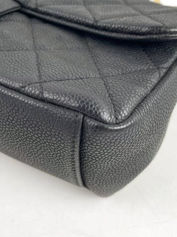 CHANEL Classic Single Flap Quilted Caviar Medium