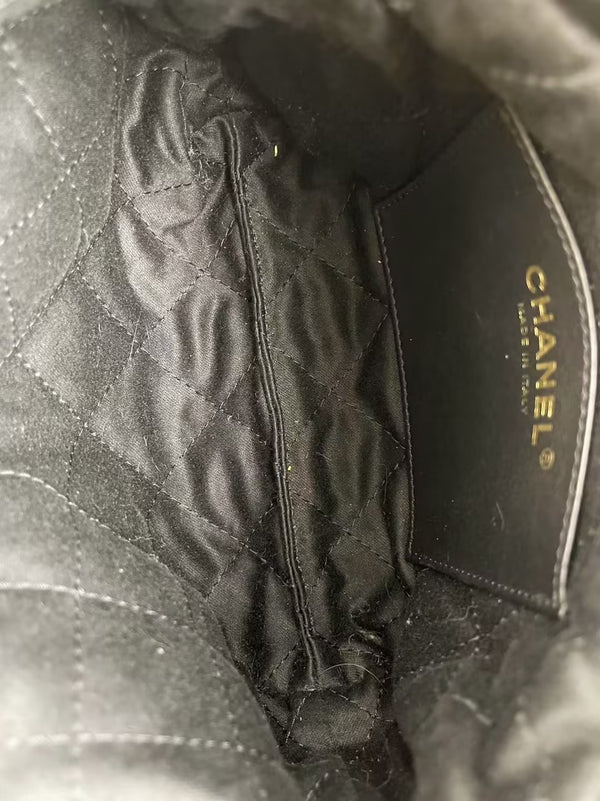 CHANEL 22 Chain Hobe Quilted Calfskin Large