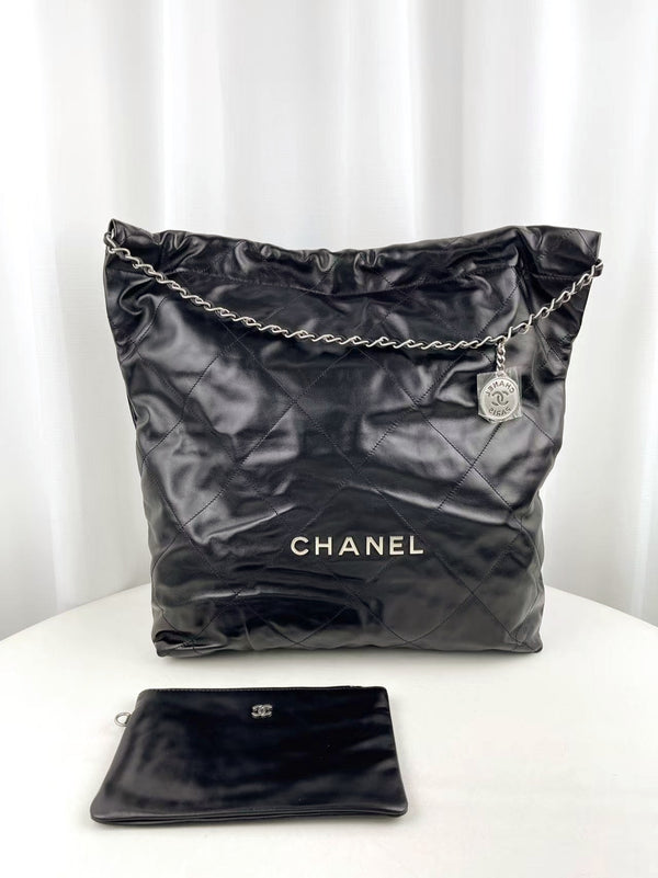 CHANEL 22 Chain Hobe Quilted Calfskin Large