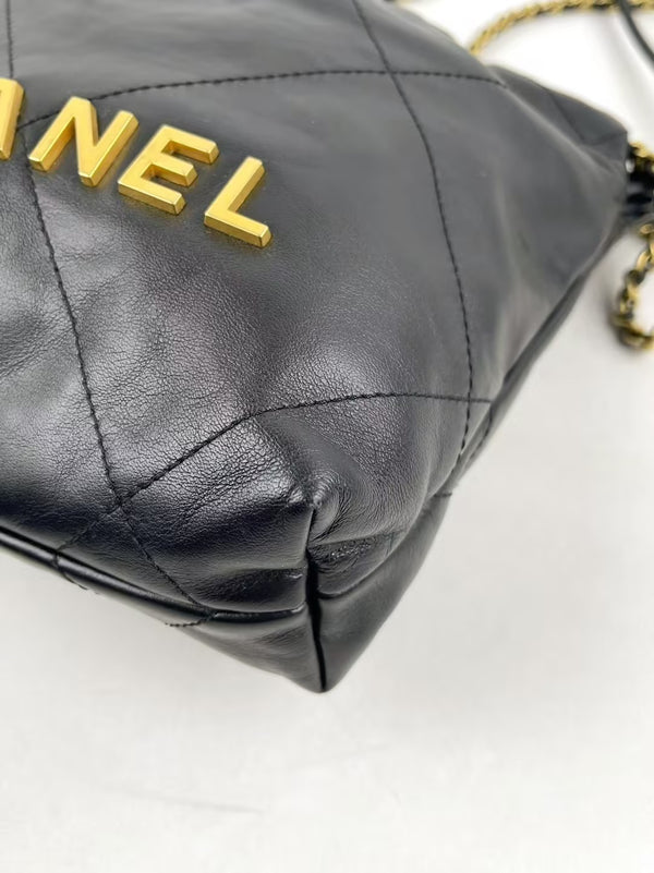 CHANEL 22 Chain Hobe Quilted Calfskin Large