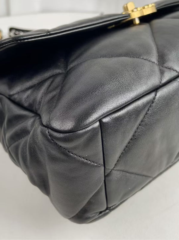 CHANEL 19 Flap Bag Quilted Leather Medium