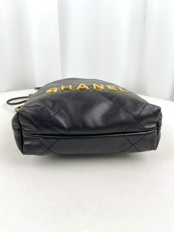 CHANEL 22 Chain Hobe Quilted Calfskin Large