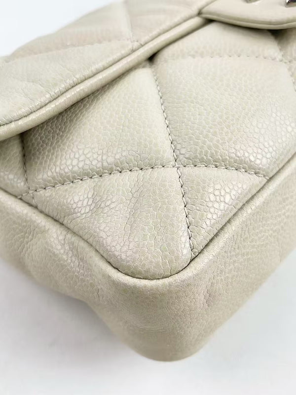 CHANEL Classic Single Flap Bag Quilted Caviar Medium